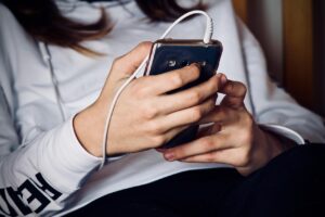 出会系アプリで趣味を共有する方法は？